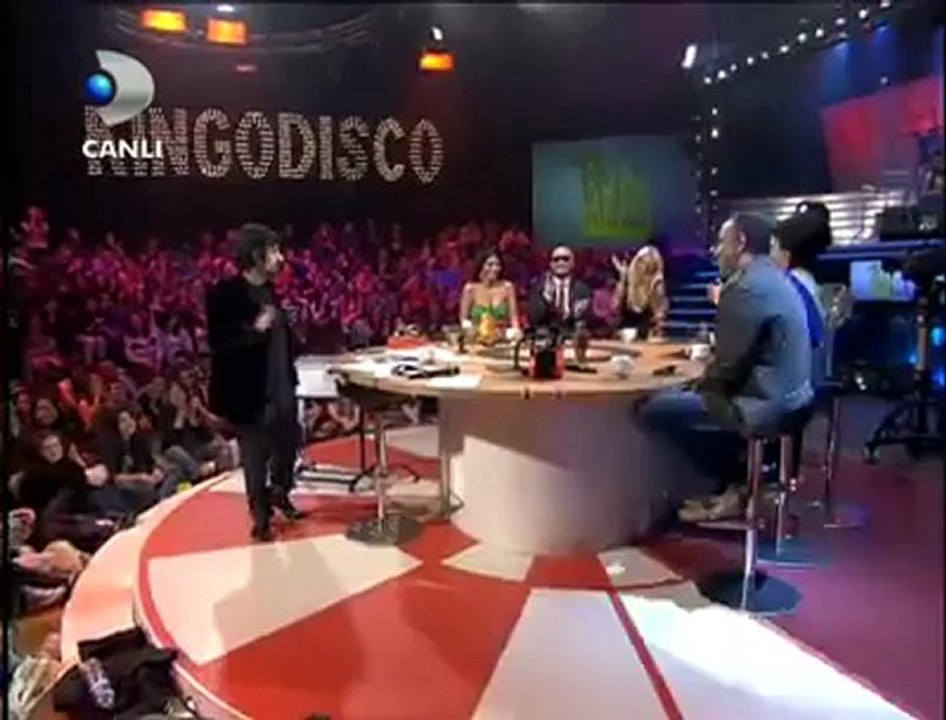 Disko Kralı - Okan Bayülgen : Saat 4'te Sex Kralı'na Geçiyorum