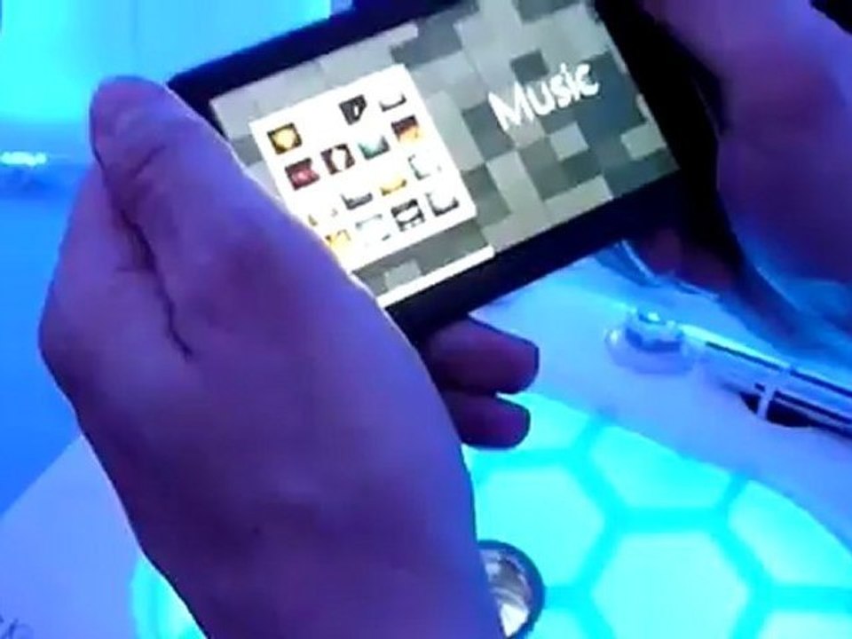 محمول قابل للطي وضد الكسر Nokia Kinetic Device