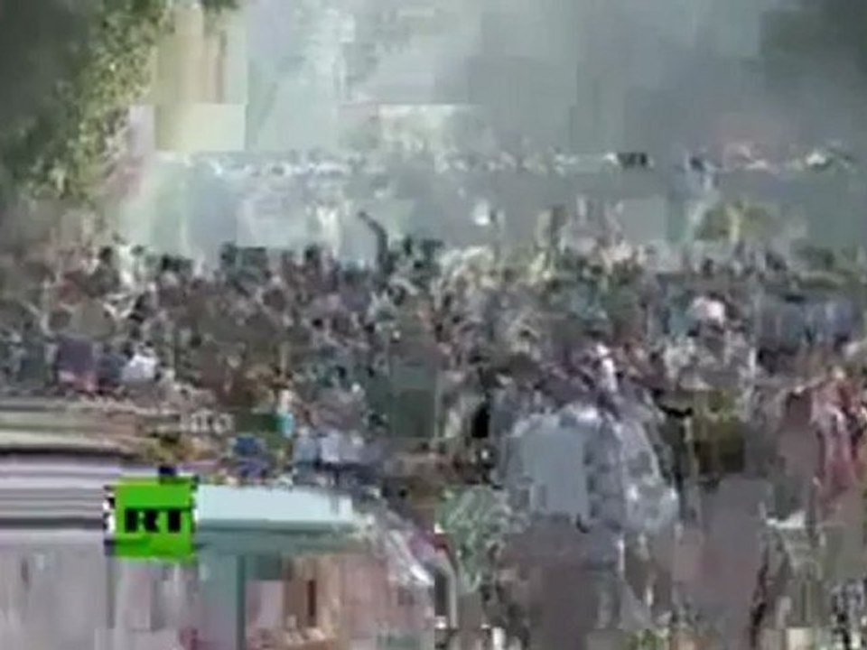 Video: Violence sweeps Cairo as clashes erupt outside US embassy (Live Cut)