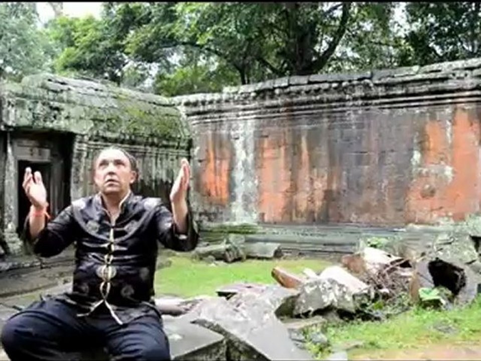 Приворот с использованием огня. На растущую луну, поздно вечером – желательно в полночь