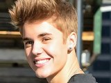 Justin Bieber Steps Out With Red Lipstick Mark - Hollywood Gossip