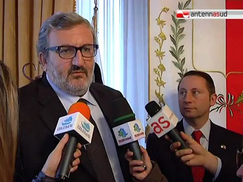 TG 15.09.12 Emiliano replica al Pdl: Si preoccupino della mafia, non del sindaco