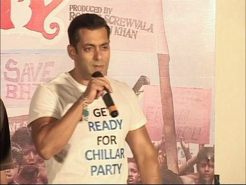 Salman Khan's Salaam To Miss Priyanka Chopra ! - Bollywood News