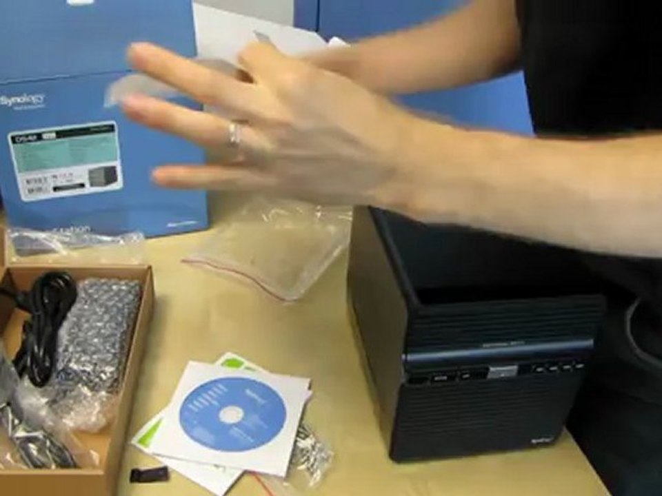 Synology DS411 DiskStation 4 Bay NAS Unboxing & First Look Linus Tech Tips