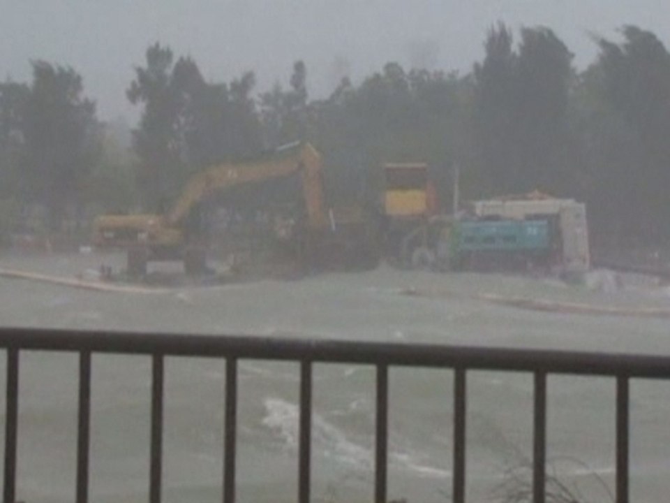 Typhoon hits Japan's Okinawa