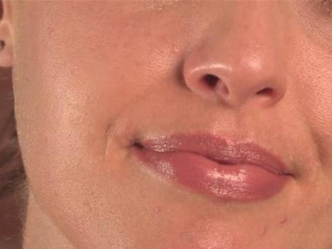 How To Apply Bronzed Lipstick