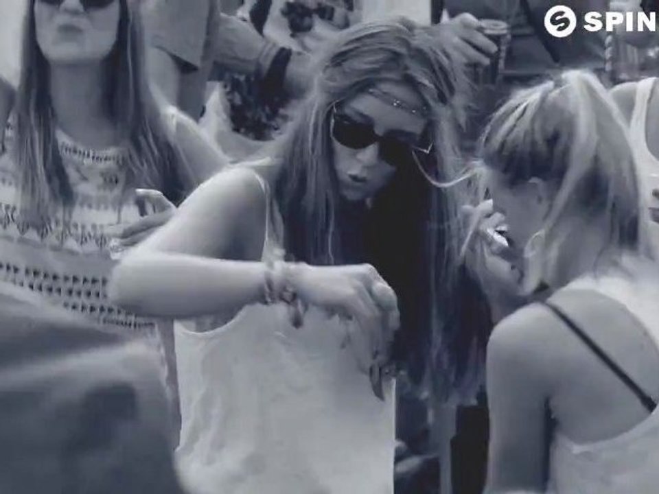 Yves V & Felguk - Wow (Available September 24)