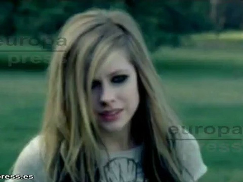 Avril Lavigne podría esperar a su primer hijo