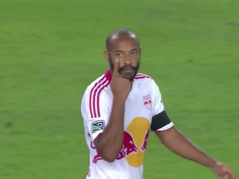 L'incroyable corner direct de Thierry Henry !