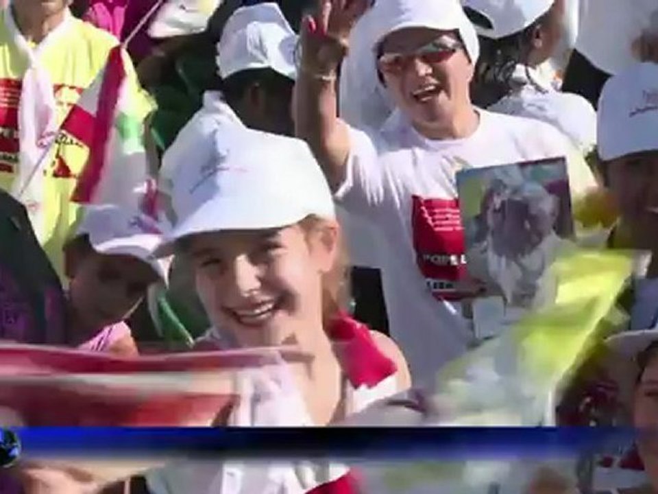 Thousands gather for Pope Benedict XVI's mass in Beirut