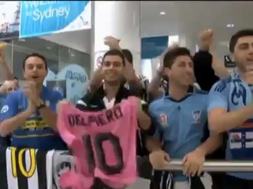 Hunderte fans empfangen del piero in sidney