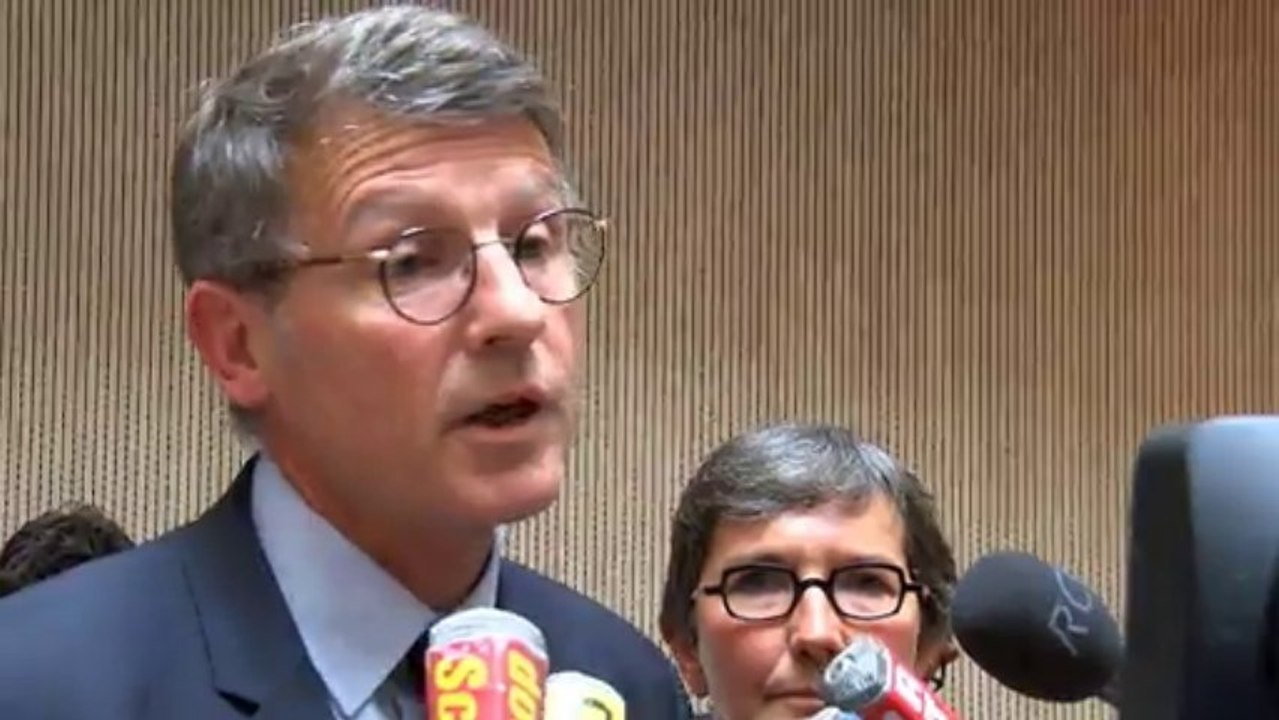 [ARCHIVE] Nouveaux rythmes scolaires et préparation de la rentrée à Feyzin : point presse de Vincent Peillon