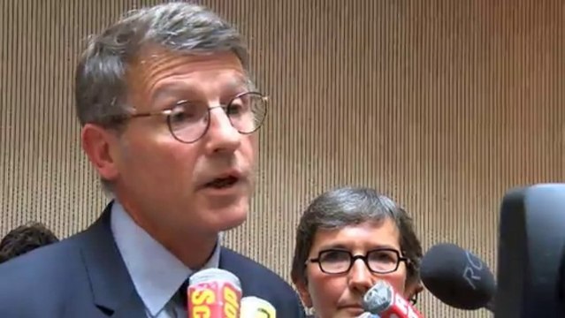 [ARCHIVE] Nouveaux rythmes scolaires et préparation de la rentrée à Feyzin : point presse de Vincent Peillon