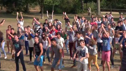 Flashmob JMJ Rio : Retraite Lycéens - Tressaint 2013