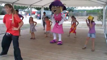 danse de l'été au spectacle magie avec carabouille 23.08.13