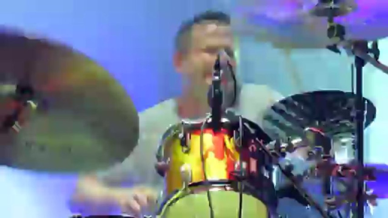 Frederik Heuvinck du groupe belgeA Brand au Hestival d'Heist op den berg