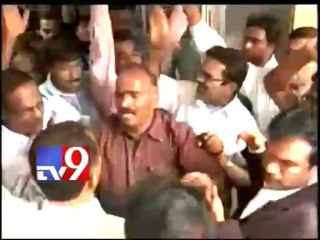 Seemandhra, Telangana advocates clash in Hyderabad