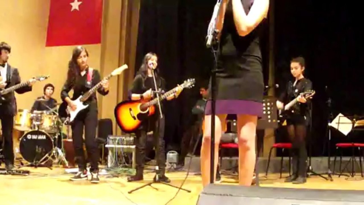 kurban yalan dostum vals sanat merkezi yıl sonu konseri