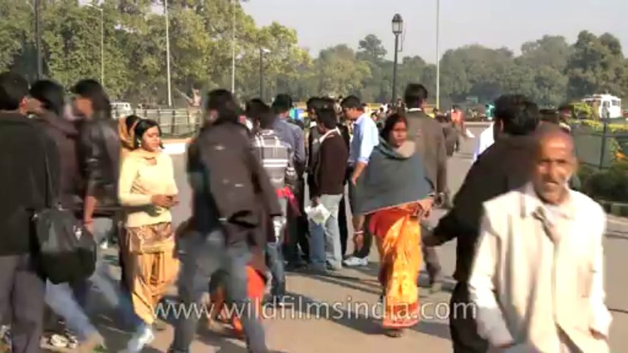 Crowd at India Gate-1