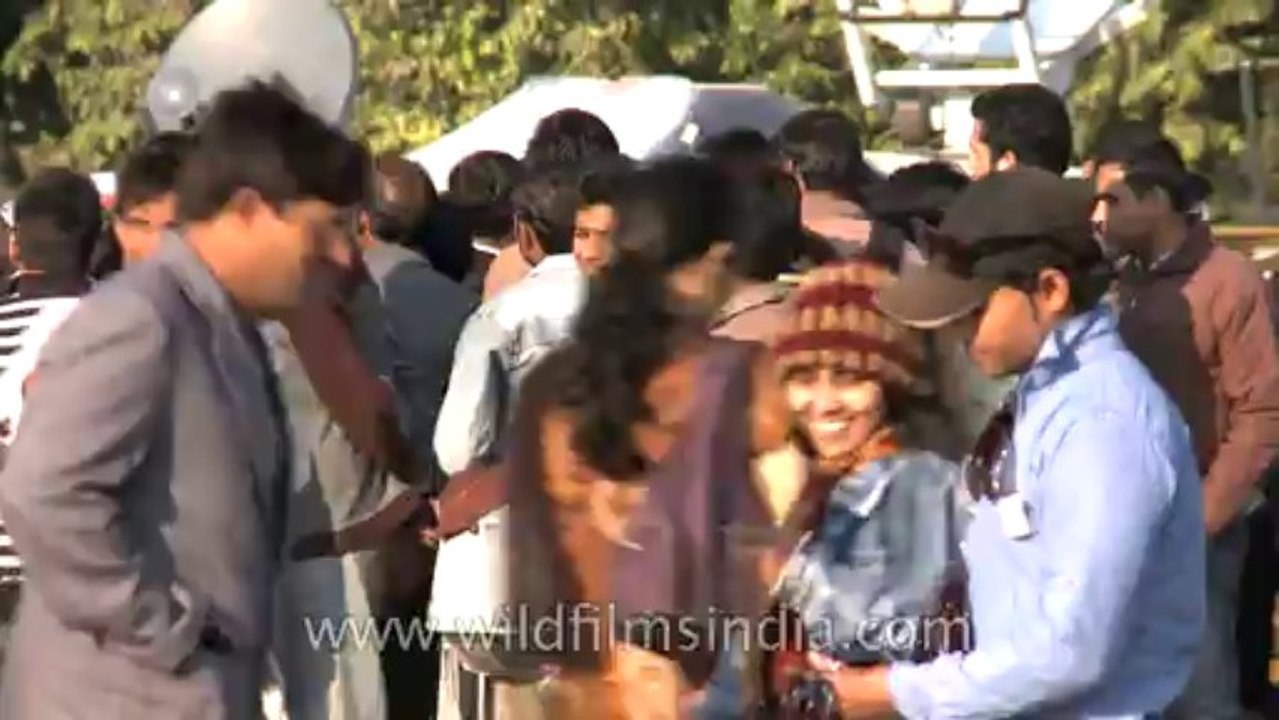 Crowd at India Gate-3