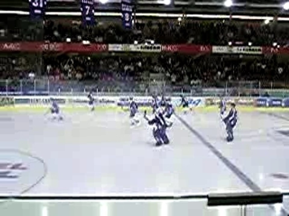 entrée des joueurs bruleurs de loups 2