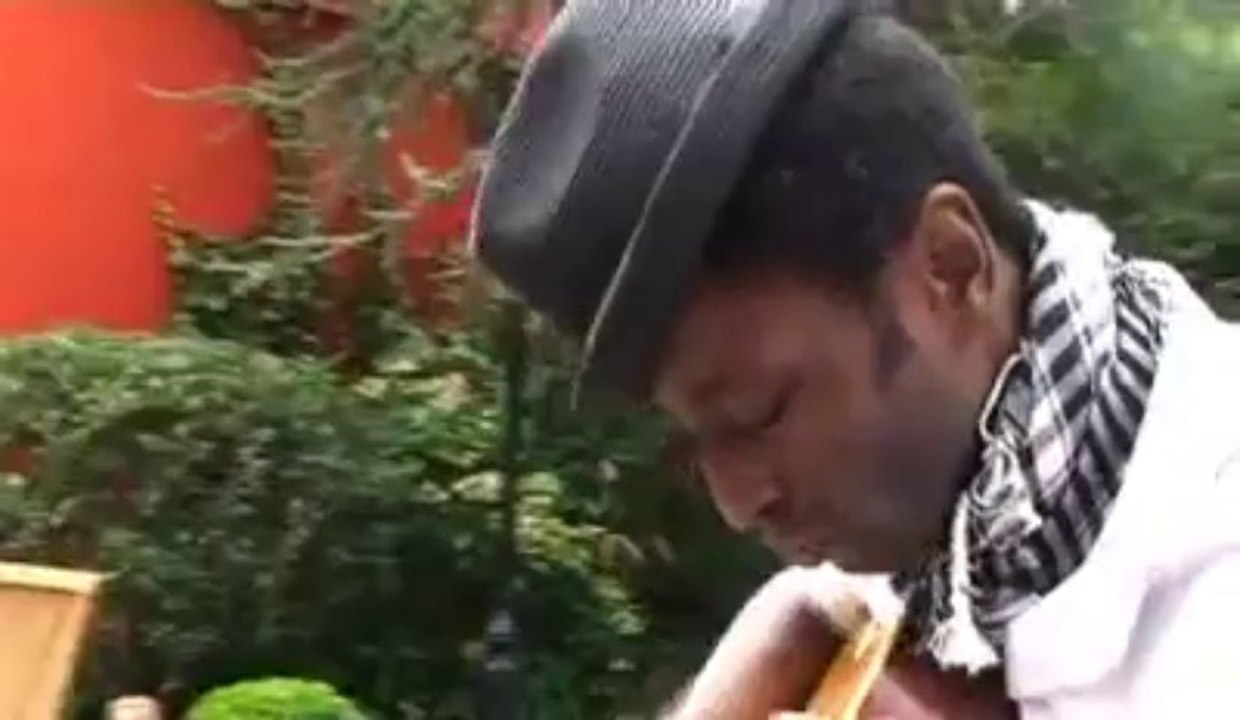 Ukulélé session : Keziah Jones