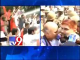UP govt foils VHP's Ayodhya Yatra, top leaders arrested