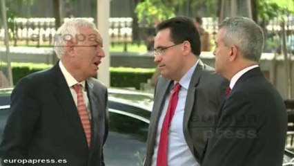 Margallo hablará con Cameron cuando retire los bloques