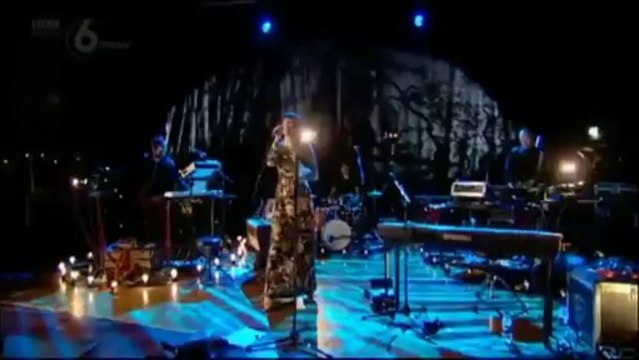 Bat For Lashes - Marilyn