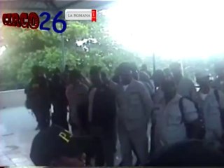 JEFE DE LA POLICIA ENTREGA UTILES ESCOLARES