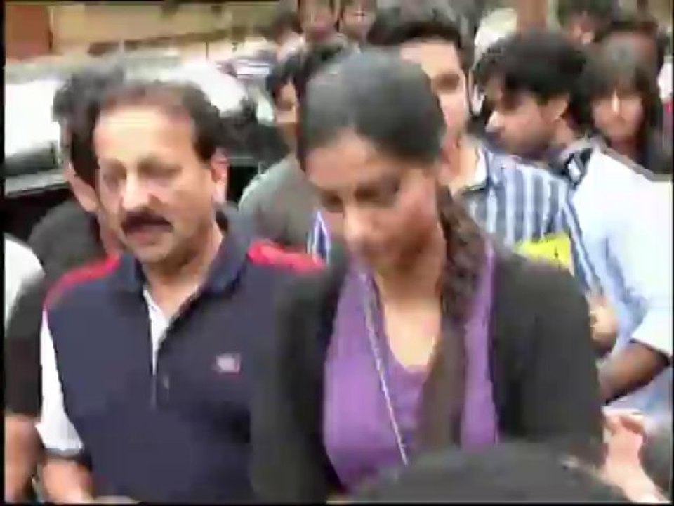 raw:sonamkapoor in the protest against mumbai gang rape