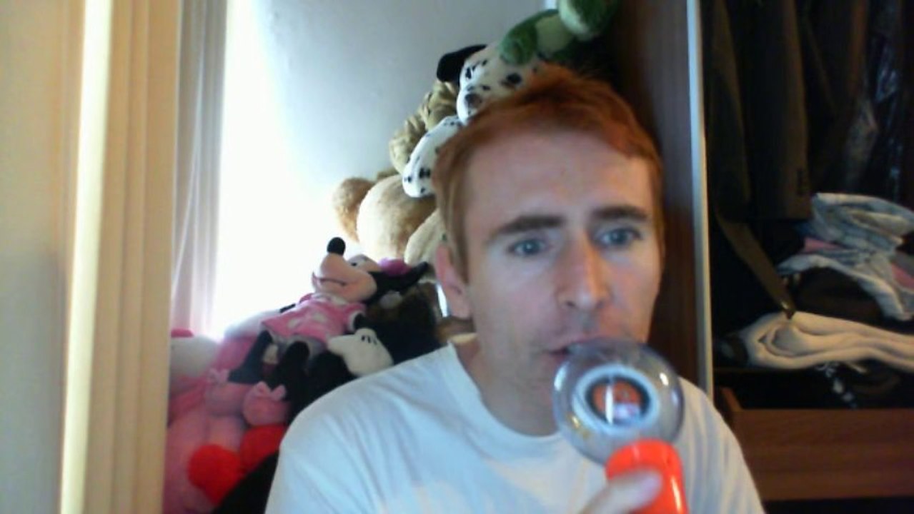 Wiwi égratigne "j'suis pas comme çà" de Diane Dassigny