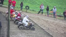 Moto-cross: les pilotes dans la boue à Plainville