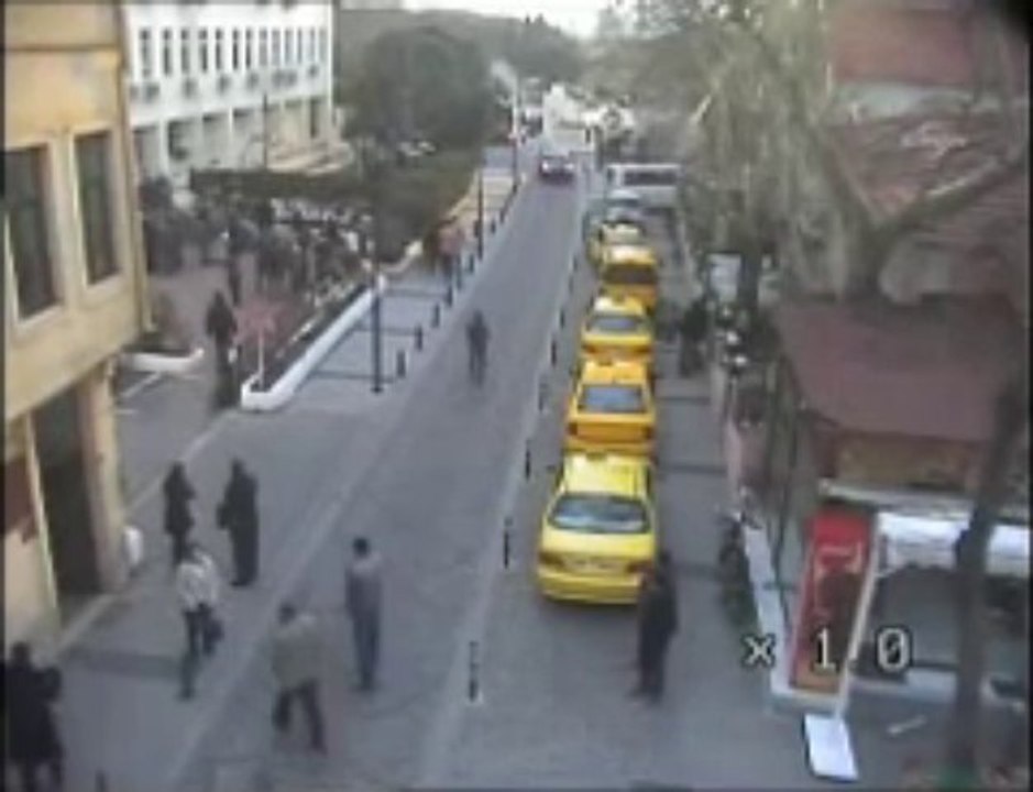 Deprem anı mobese kamerasına böyle yansıdı