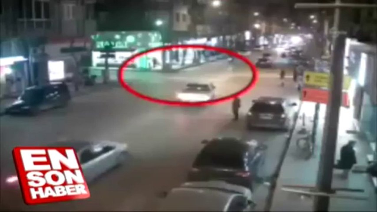 Dikkatsiz sürücülerin kazaları Mobese kamerasına yansıdı