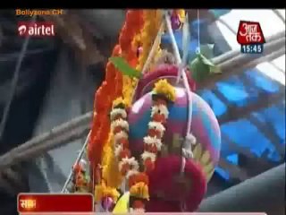 Bhaiyon Mein Dahi Handi Ki Fight!! - Pavitra Rishta - 28 Aug 2013