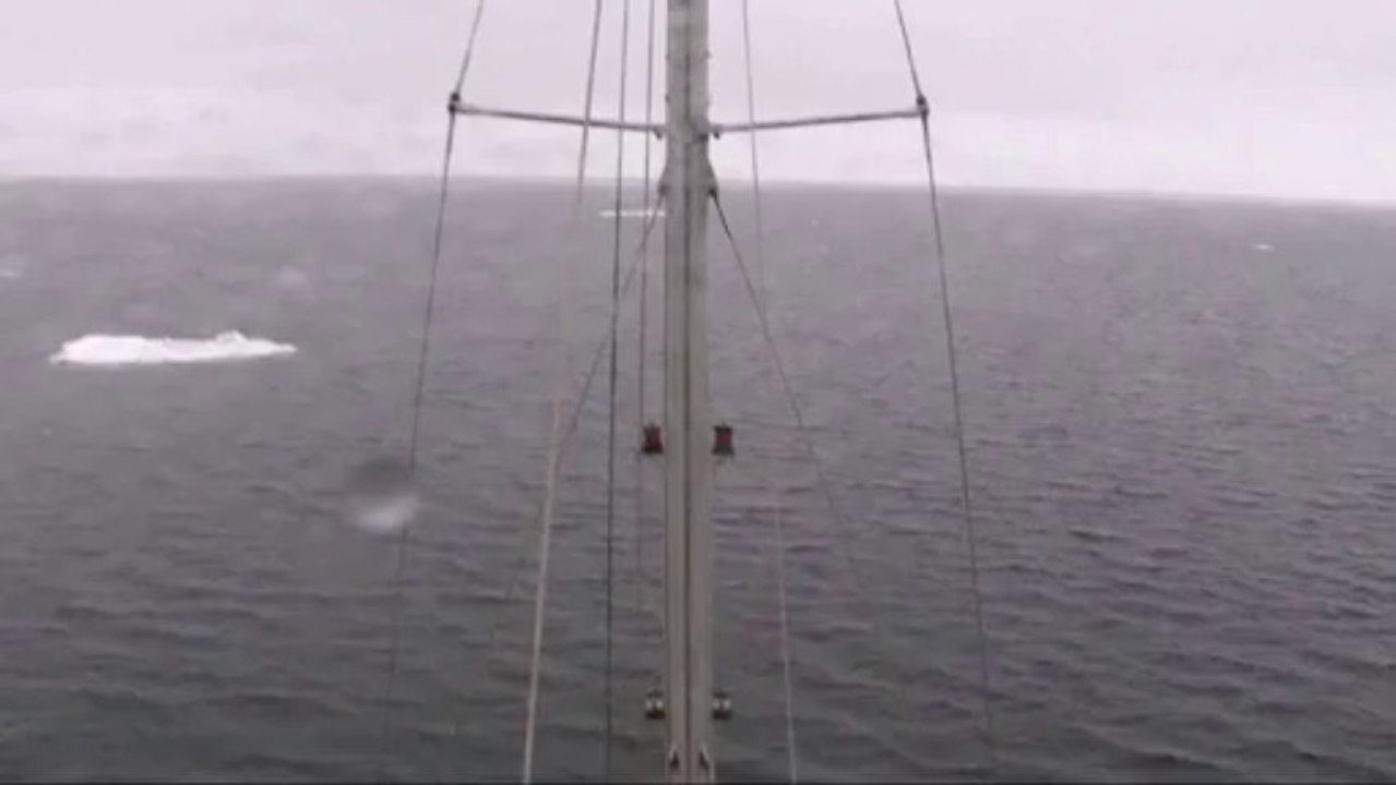 Après le détroit de Vilkitsky, Tara navigue enfin en mer de Laptev, dans des eaux presque libres de glace © A.Deniaud/francetv nouvelles écritures/Thalassa/Tara Expéditions