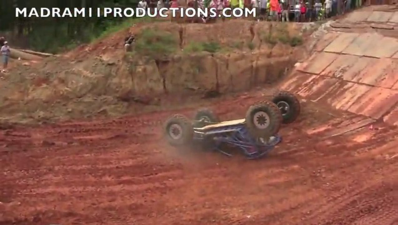 Buggy fail : Bobby Tanner destroys his car!
