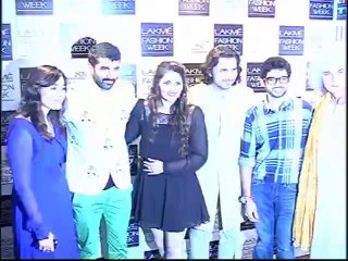 Raw:Aditya roy kapoor walks on ramp for tallent box at lfw day 4