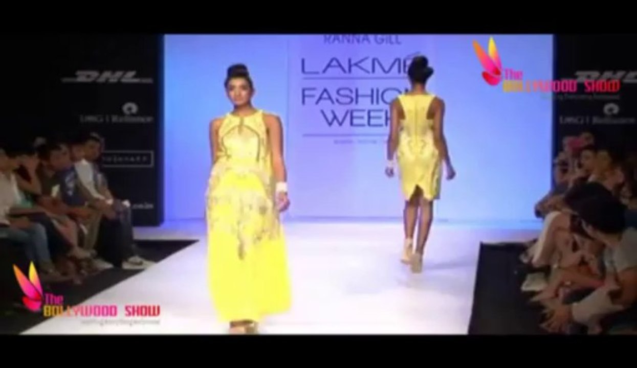 Hot Sexy Models Pose at LFW 2013 Fashion Week