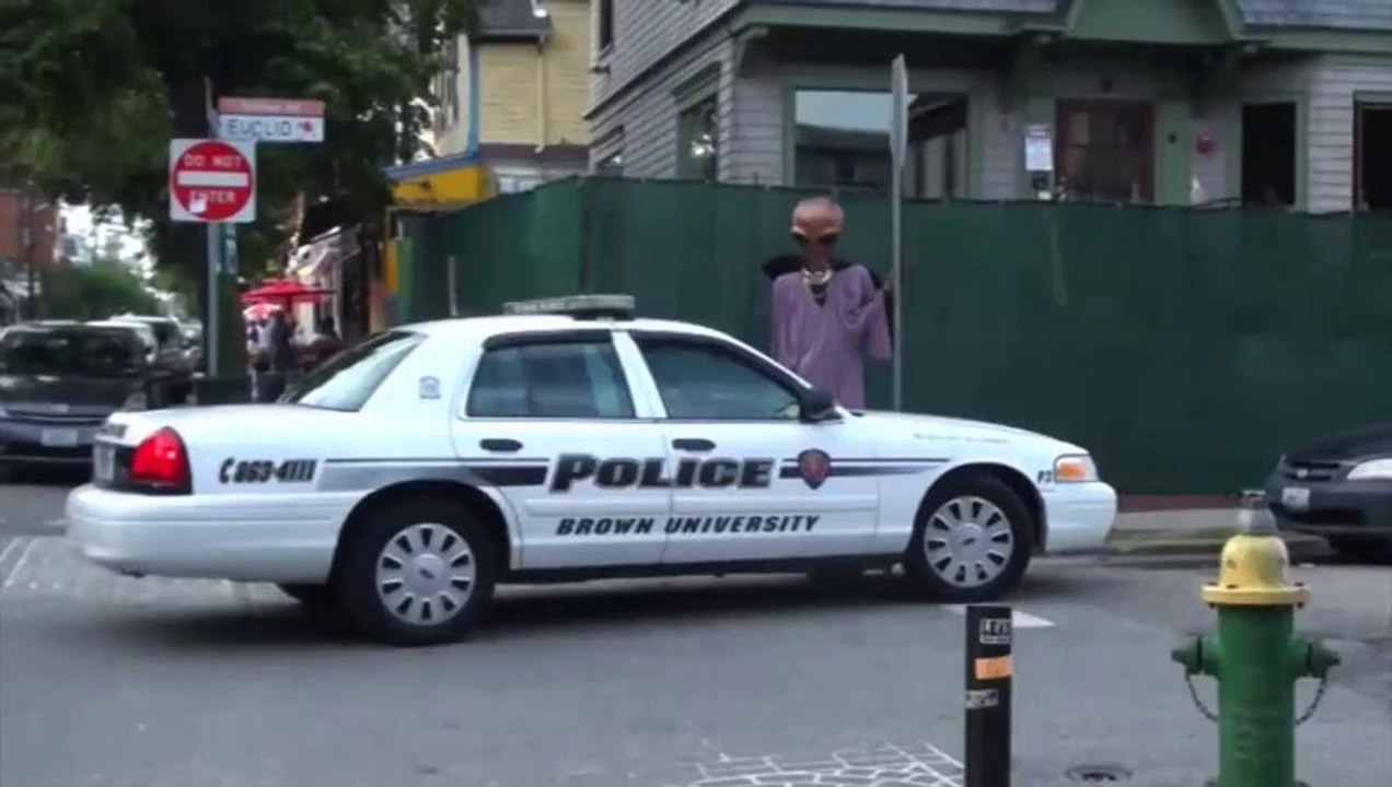 Alien Invasion Prank Gone Wrong - Idiot cop!
