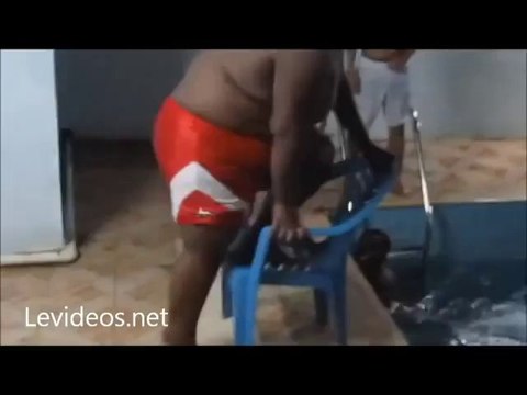 Fat guy wants do Jump in a pool : Big fail!