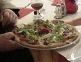 La fille qui voulait grossir: on lui a concocté une pizza à 2500 calories!