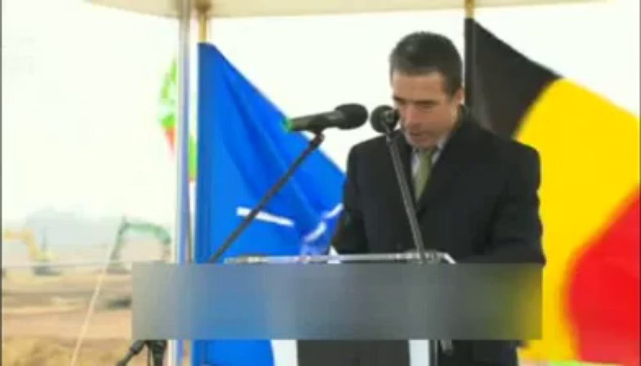 L'OTAN pose la première pierre de son nouveau bâtiment