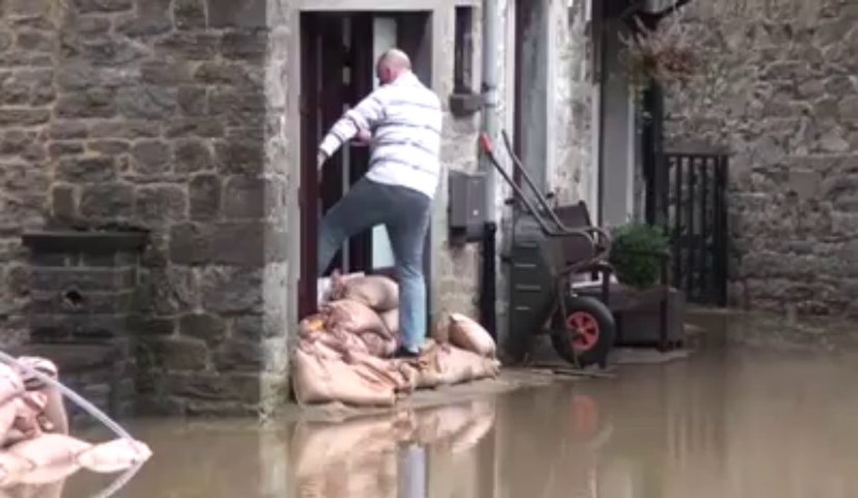 Inondations à Thon Samson (Andenne)  2011