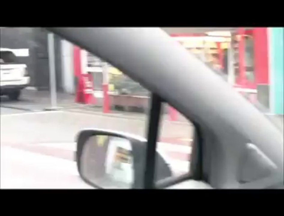 Mouscron: la traversée de la rue Haute en voiture, le test!