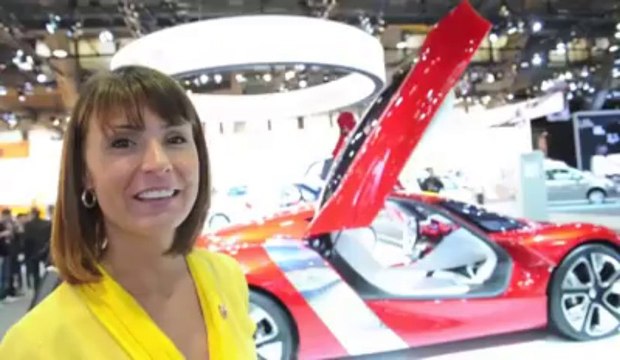 Les plus belles hôtesses du salon de l'auto