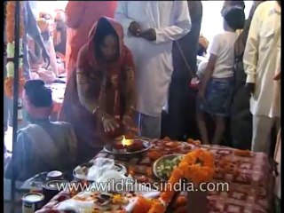 Religion-sadhu cremation-DVD-122-2