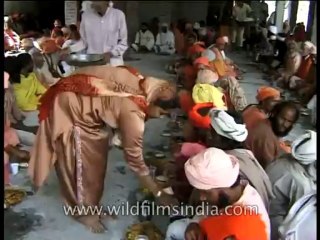 Religion-sadhu cremation-DVD-122-5