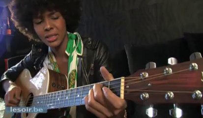 Ayo en session acoustique